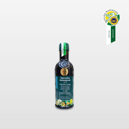 0,25L Steirisches Kürbiskernöl g.g.A. von Kernöl Lang, 100 % reines Kürbiskernöl aus 100 % steirischen Kürbiskernen, hergestellt in der Steiermark